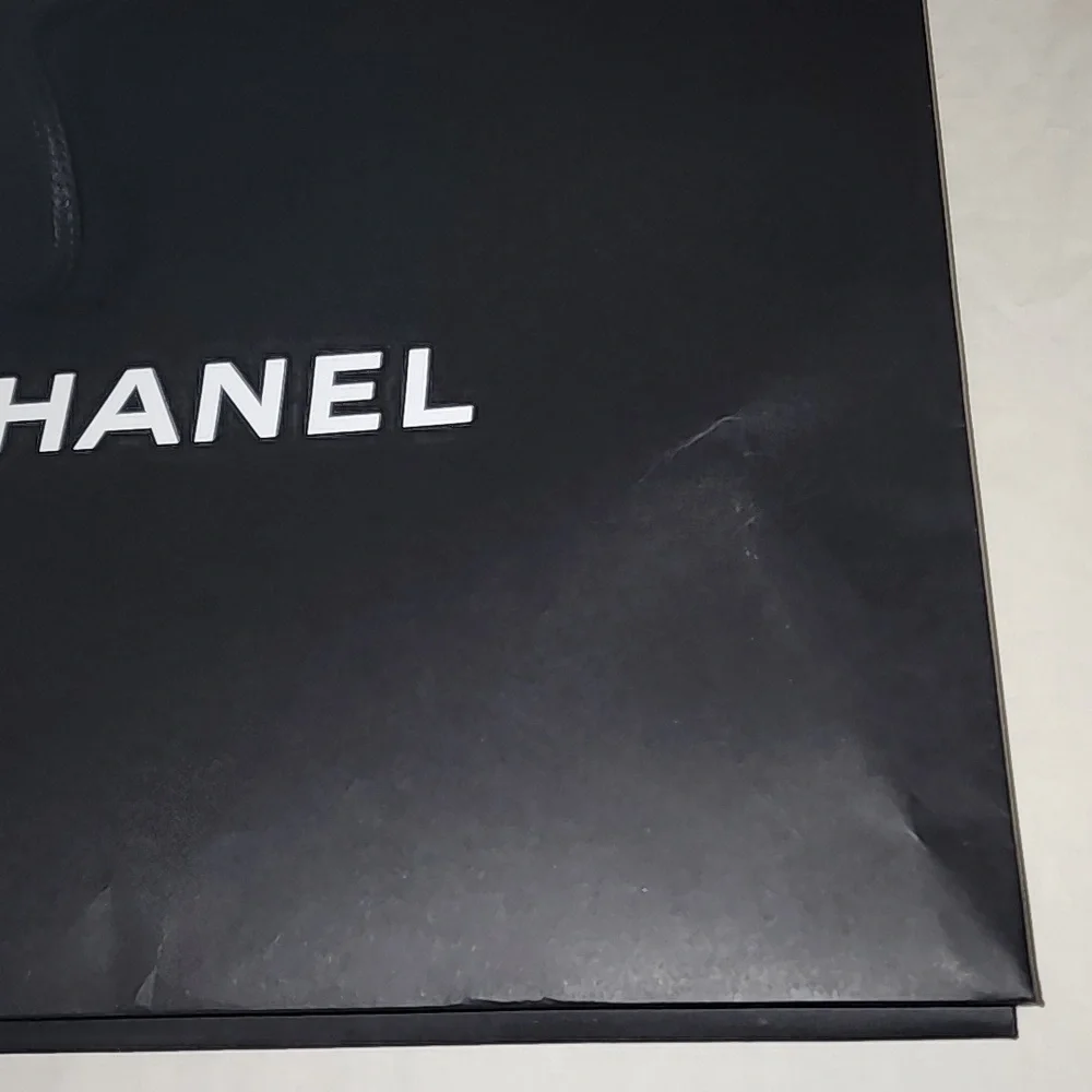 CHANEL Elegant Black Packaging Set - Picture 11 of 15
